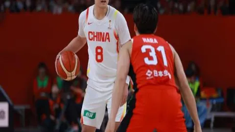 吴艳妮攻克技术难关：正视不足，不断调整步伐与姿态